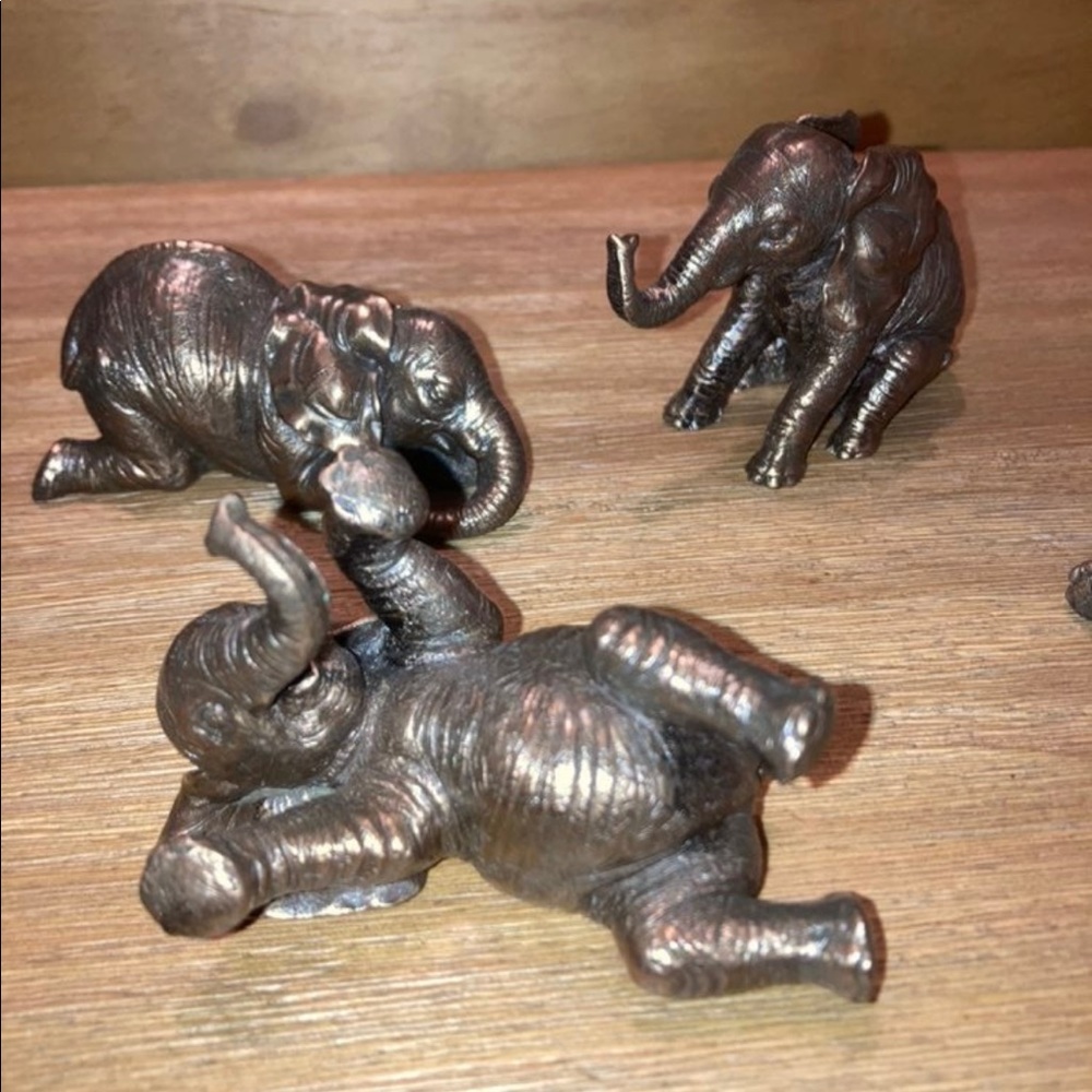 Set of 5 Elephant Figurines - Picture 3 of 6